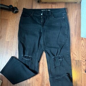 Old Navy Black Mid-Rise Boyfriend Distressed Women's Petite 
Jeans